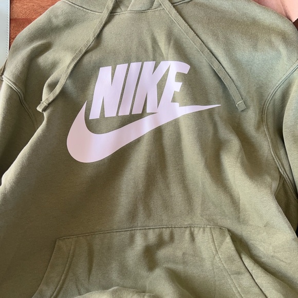 Nike logo green hoodie - Picture 2 of 3